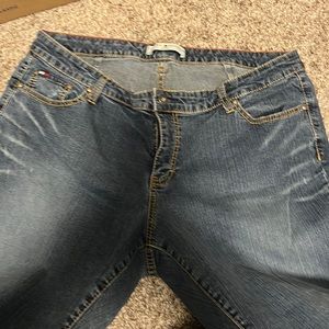 Tommy Hilfiger bootcut jeans size 16. EUC. No rips, tears or stains